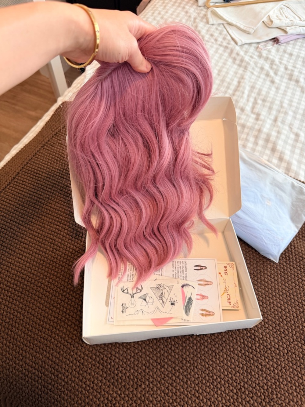 Blue and pink wig - Picture 9 of 10